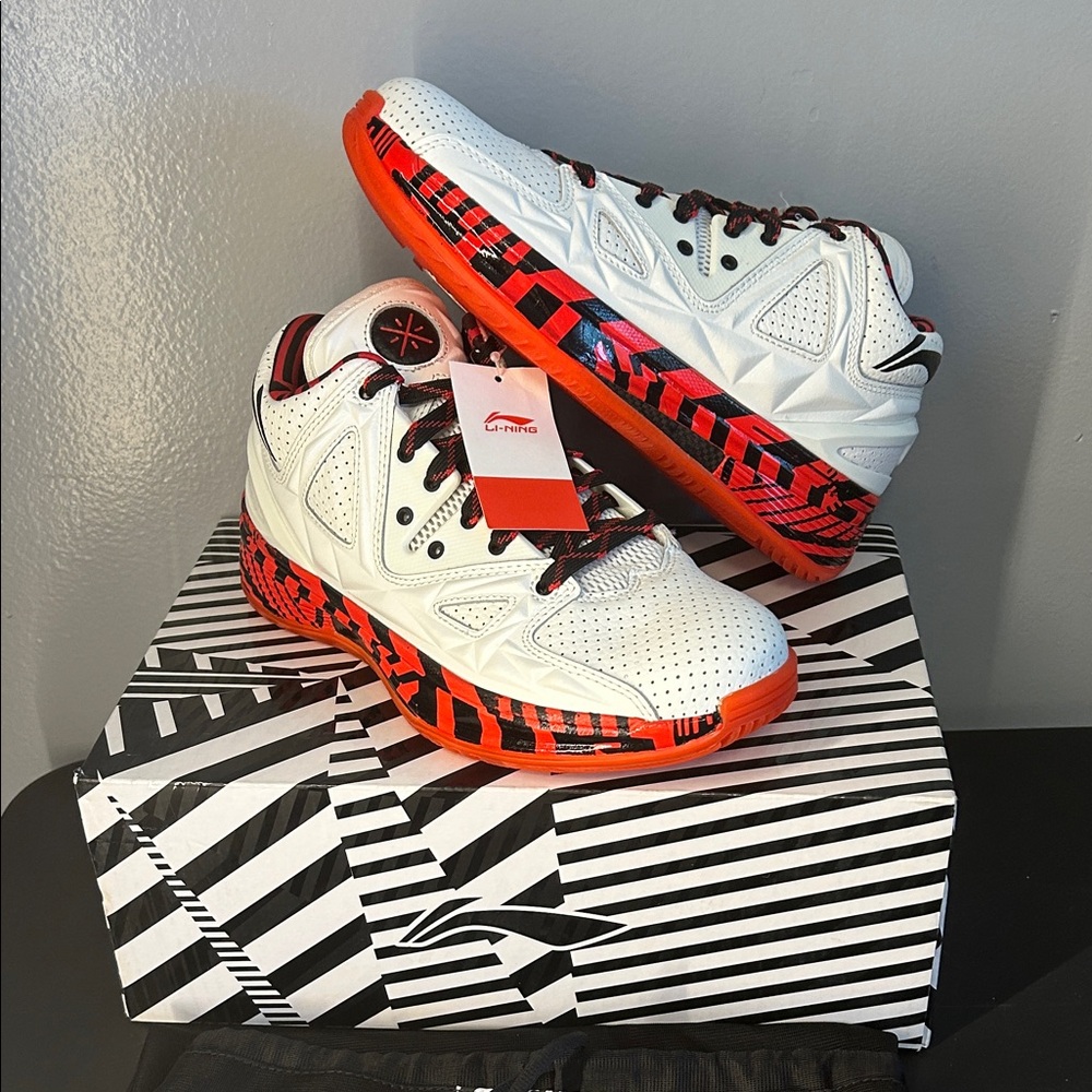 Li-Ning WOW2 Encore Overtown size 7 NEW